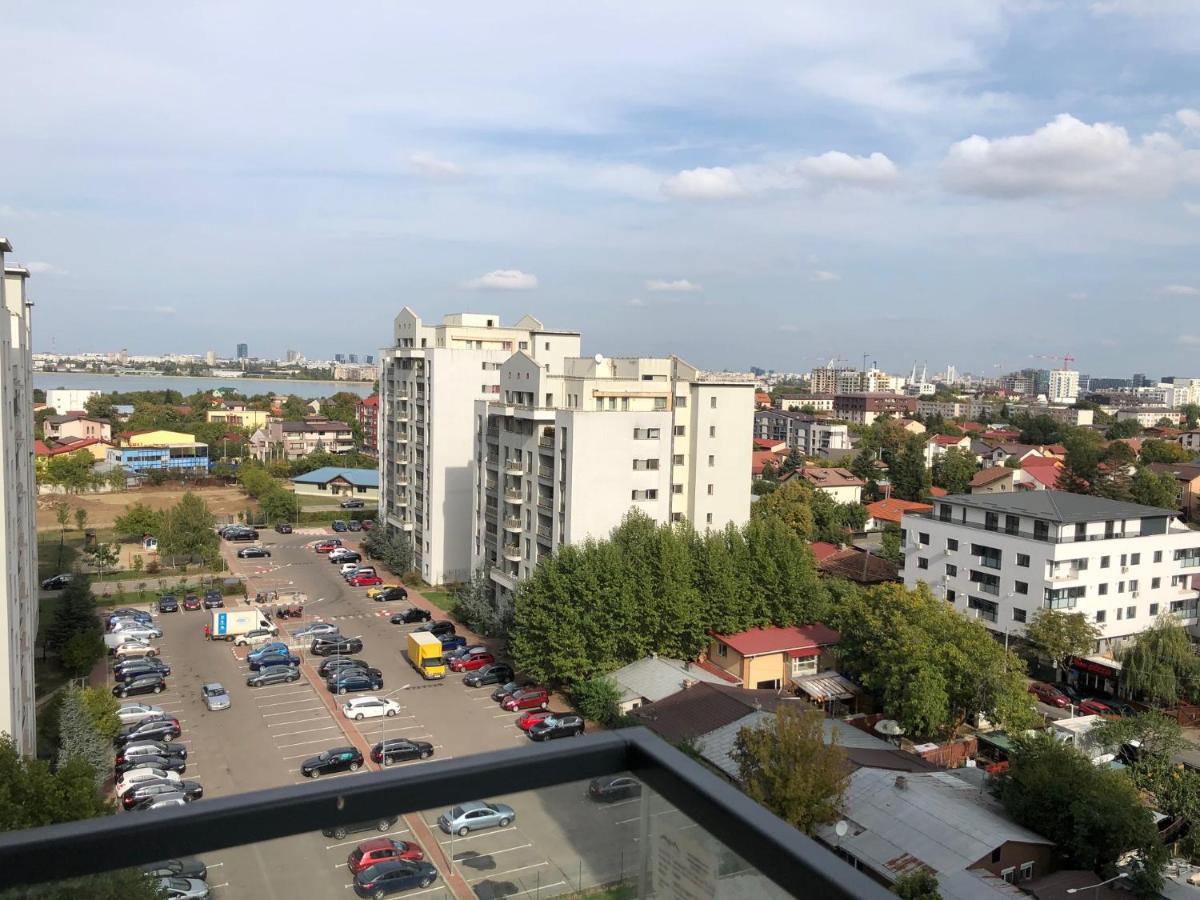 Luxury Westpark 2 Residence Lake View W6 Bukares Bagian luar foto