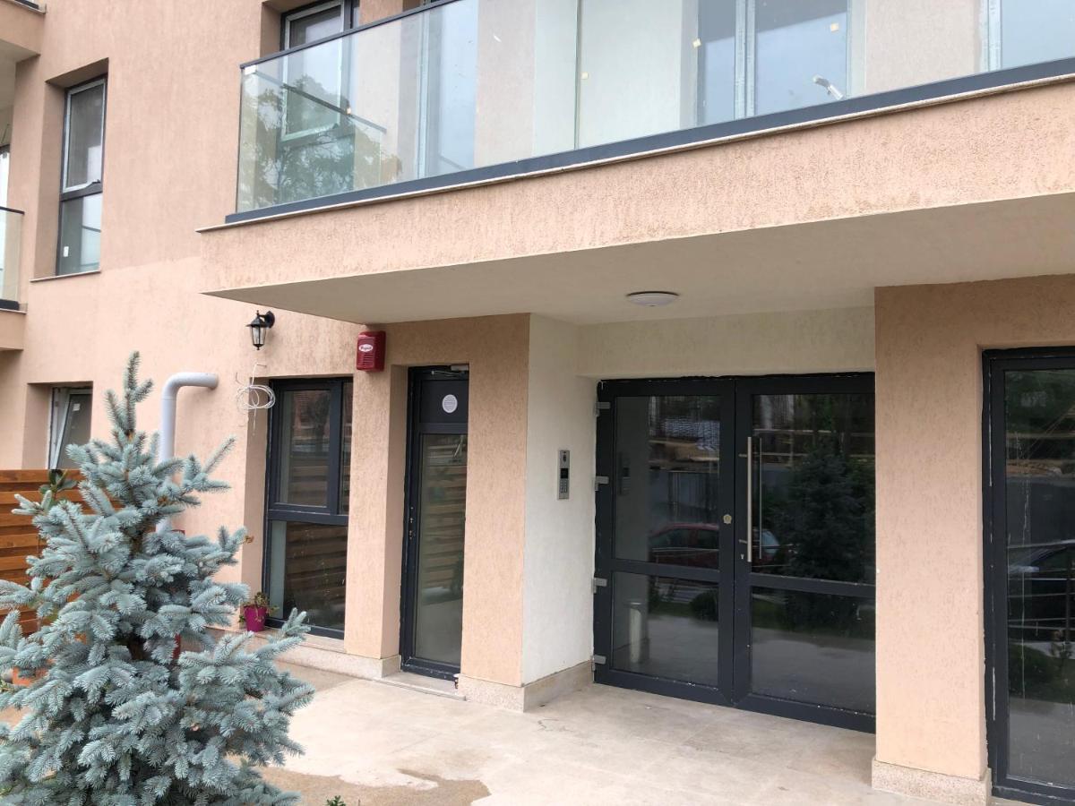 Luxury Westpark 2 Residence Lake View W6 Bukares Bagian luar foto