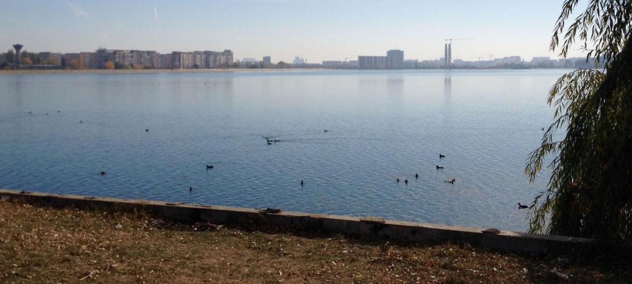 Luxury Westpark 2 Residence Lake View W6 Bukares Bagian luar foto